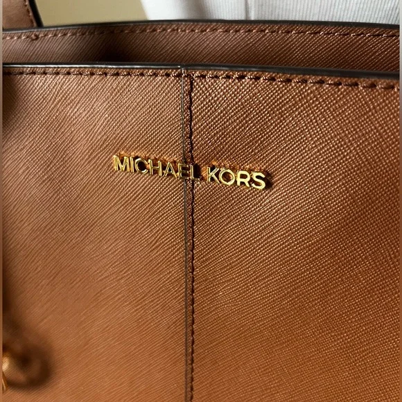 NWT Michael Kors “Jet Set” medium zip top tote - Picture 5 of 13